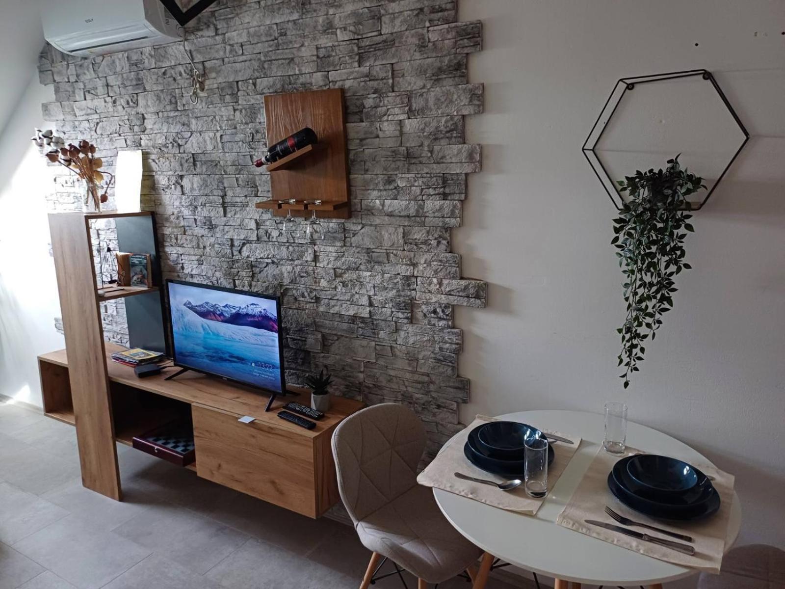 Apartment Centrum - Free Private Parking Nowy Sad Zewnętrze zdjęcie